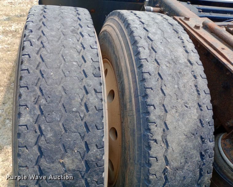 image for item NY9375 1991 Volvo White GMC semi truck