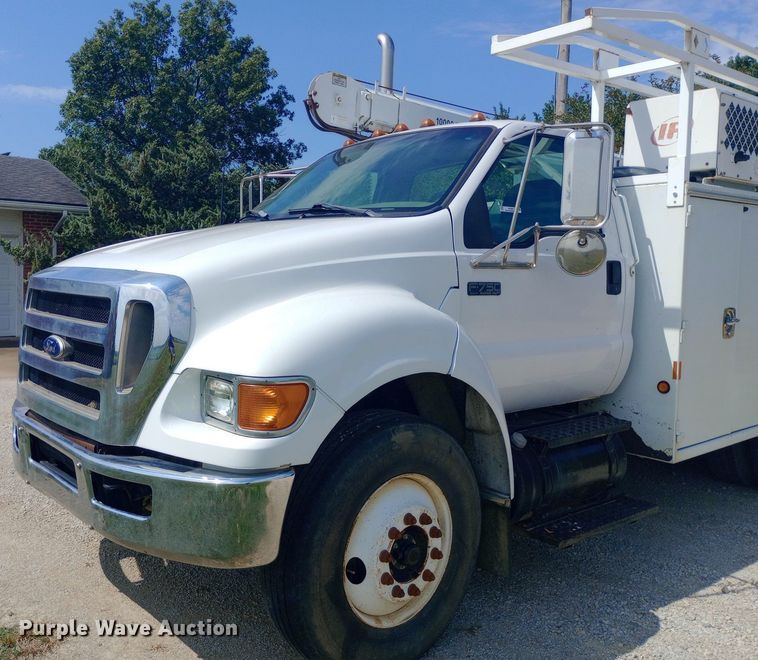 image for item NY9401 2006 Ford F750 Super Duty XLT utility / service truck