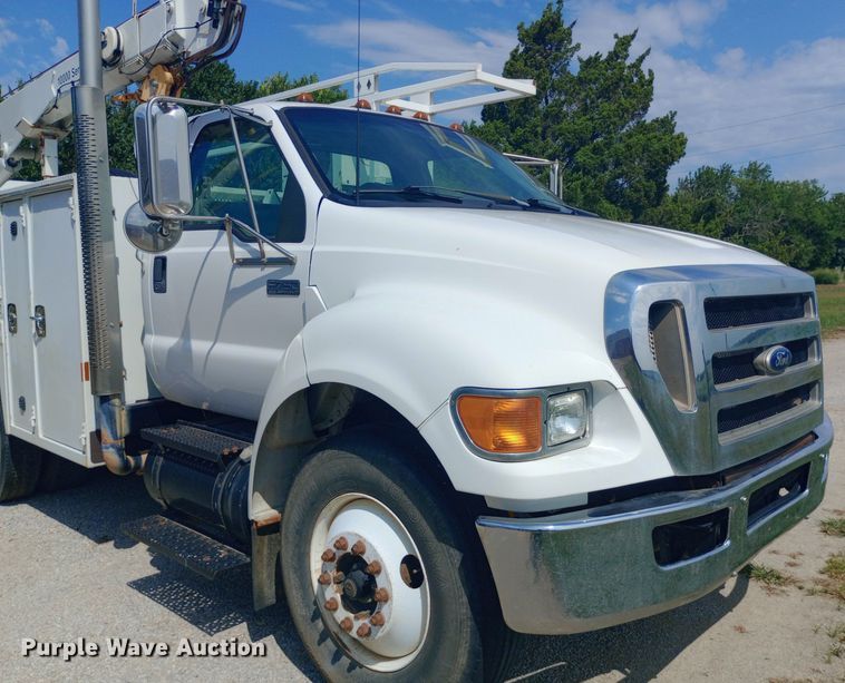 image for item NY9401 2006 Ford F750 Super Duty XLT utility / service truck