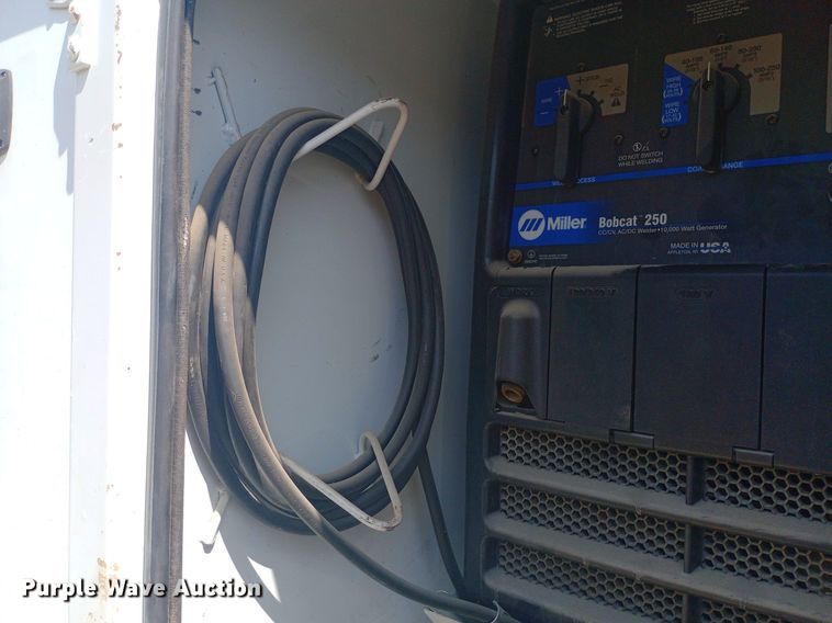 image for item NY9401 2006 Ford F750 Super Duty XLT utility / service truck