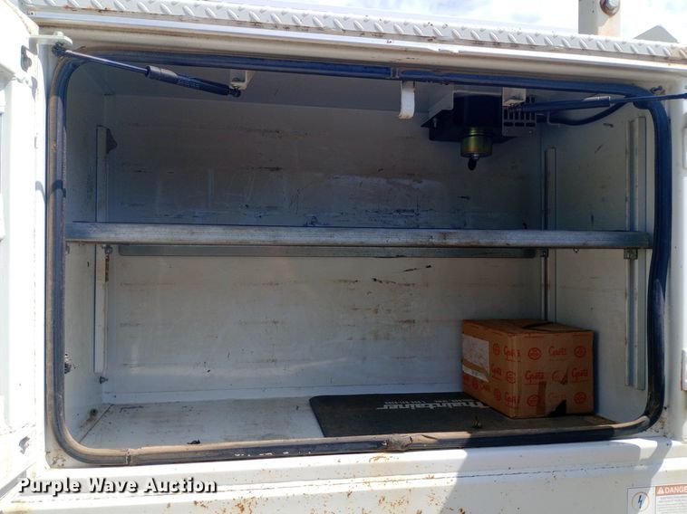 image for item NY9401 2006 Ford F750 Super Duty XLT utility / service truck