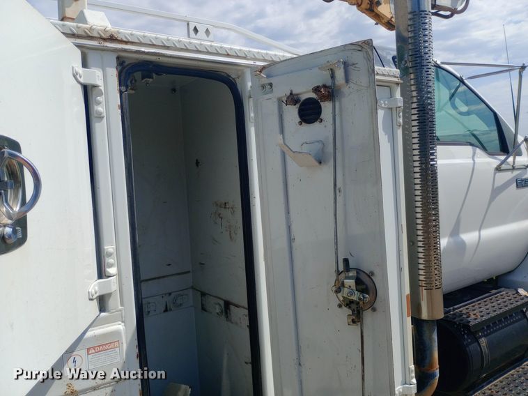 image for item NY9401 2006 Ford F750 Super Duty XLT utility / service truck