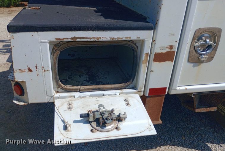 image for item NY9401 2006 Ford F750 Super Duty XLT utility / service truck