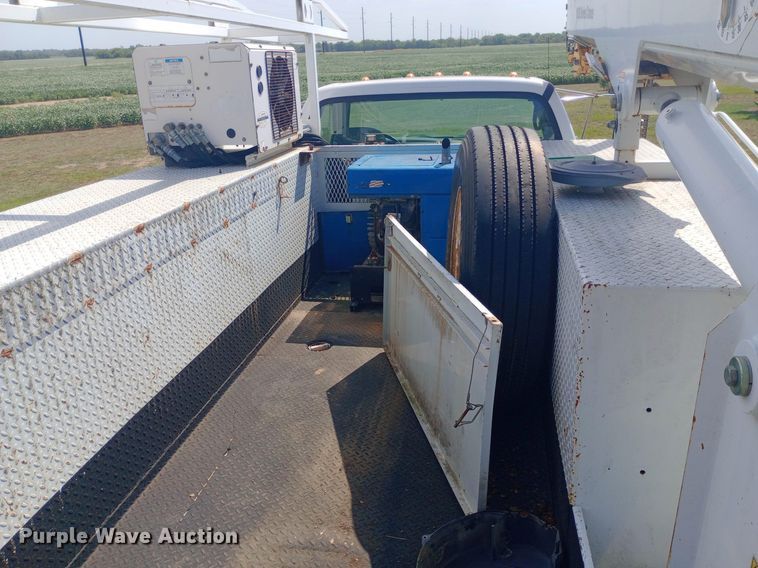 image for item NY9401 2006 Ford F750 Super Duty XLT utility / service truck