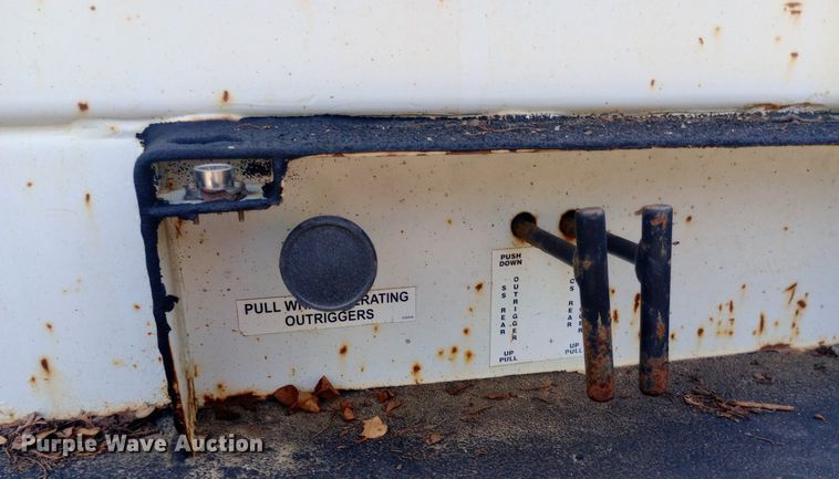 image for item NY9401 2006 Ford F750 Super Duty XLT utility / service truck