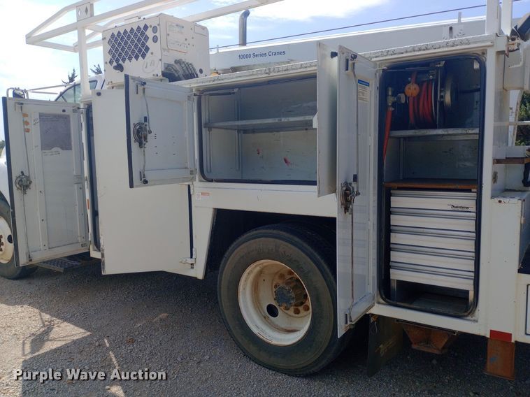 image for item NY9401 2006 Ford F750 Super Duty XLT utility / service truck