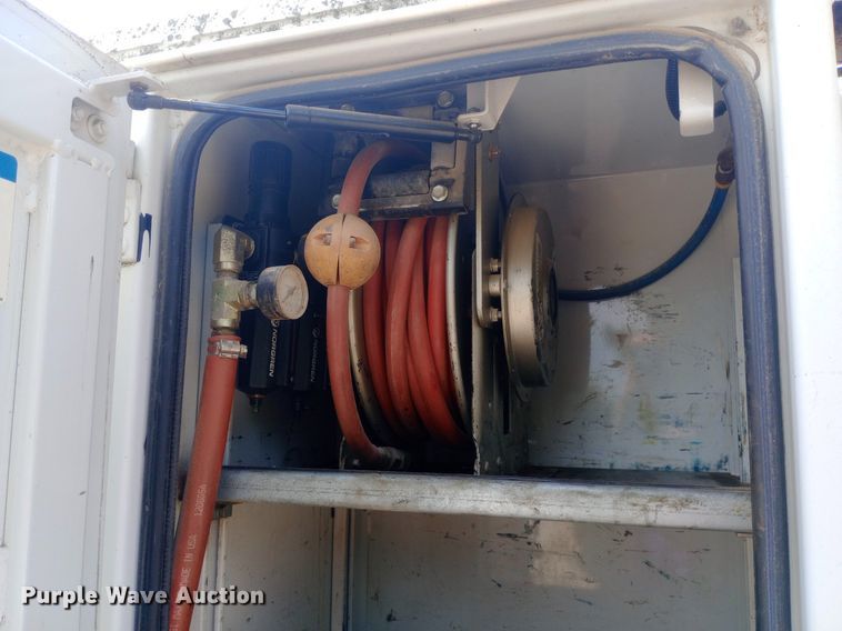 image for item NY9401 2006 Ford F750 Super Duty XLT utility / service truck