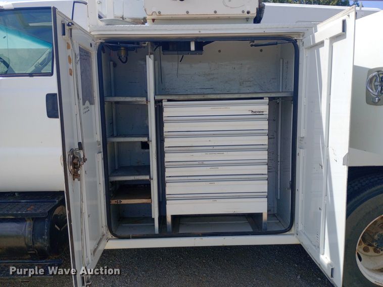 image for item NY9401 2006 Ford F750 Super Duty XLT utility / service truck