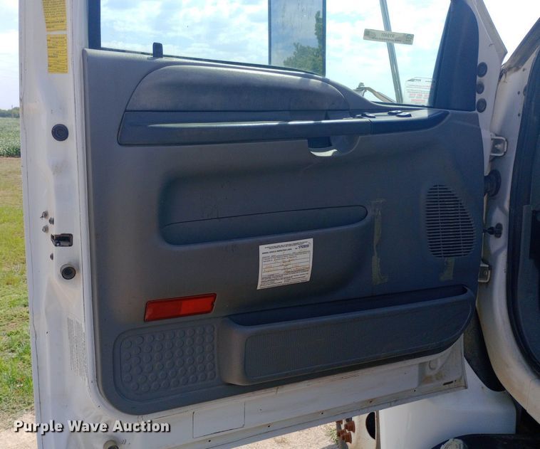 image for item NY9401 2006 Ford F750 Super Duty XLT utility / service truck