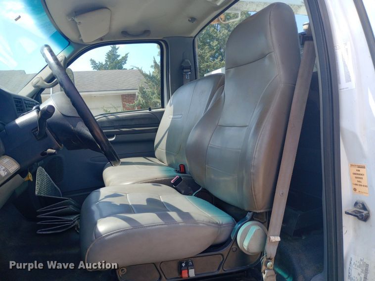 image for item NY9401 2006 Ford F750 Super Duty XLT utility / service truck