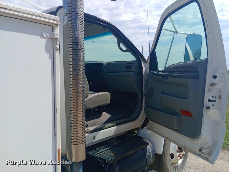 image for item NY9401 2006 Ford F750 Super Duty XLT utility / service truck