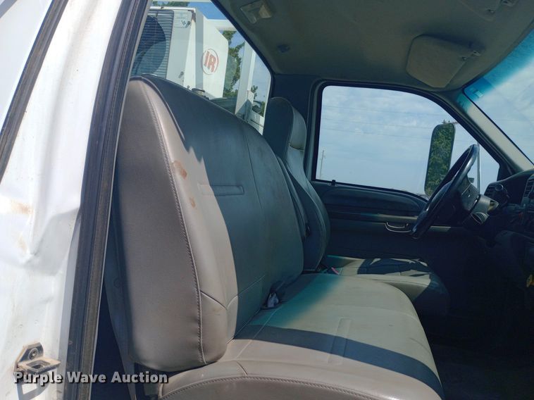 image for item NY9401 2006 Ford F750 Super Duty XLT utility / service truck