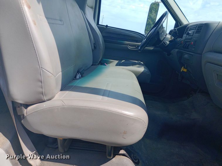 image for item NY9401 2006 Ford F750 Super Duty XLT utility / service truck