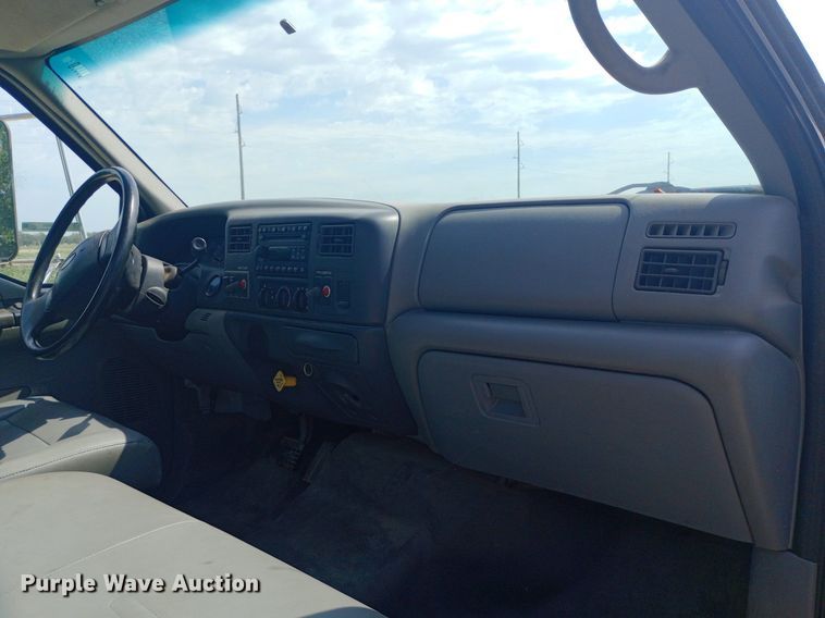 image for item NY9401 2006 Ford F750 Super Duty XLT utility / service truck