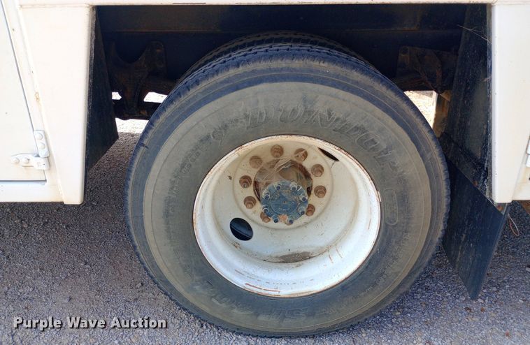 image for item NY9401 2006 Ford F750 Super Duty XLT utility / service truck