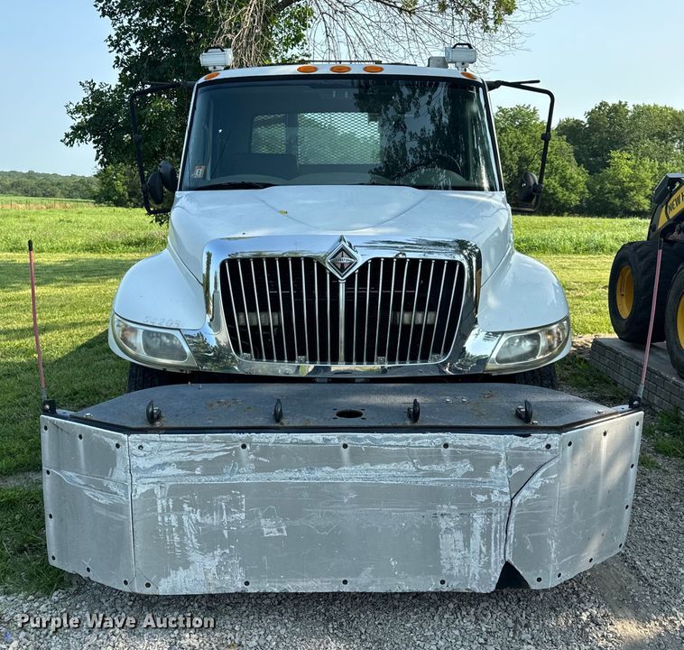 image for item OF9791 2009 International  DuraStar 4300  rollback truck