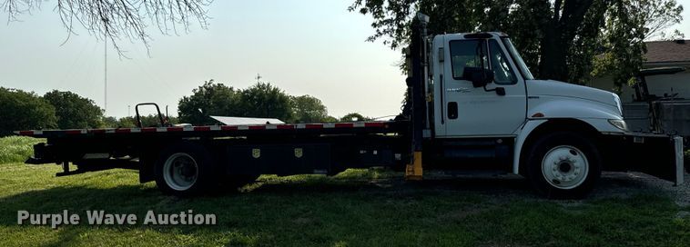 image for item OF9791 2009 International  DuraStar 4300  rollback truck
