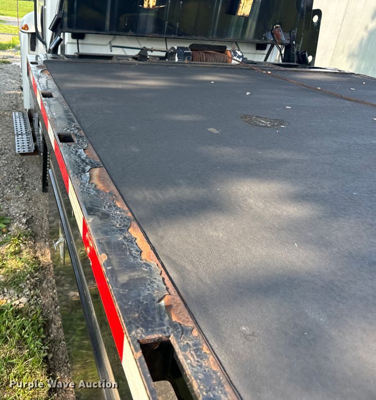 image for item OF9791 2009 International  DuraStar 4300  rollback truck