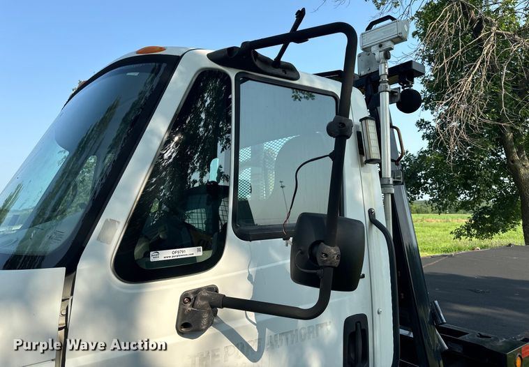 image for item OF9791 2009 International  DuraStar 4300  rollback truck