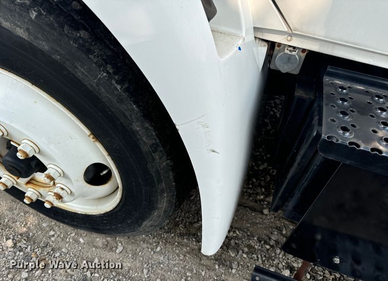 image for item OF9791 2009 International  DuraStar 4300  rollback truck