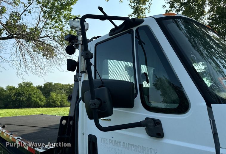 image for item OF9791 2009 International  DuraStar 4300  rollback truck