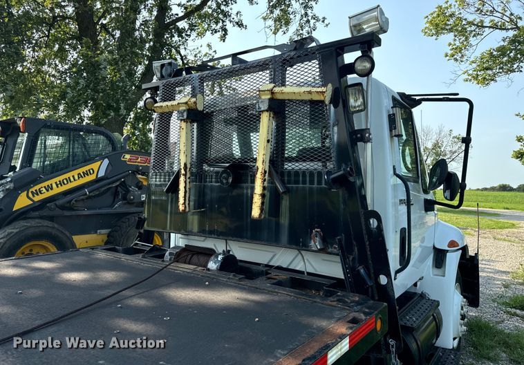 image for item OF9791 2009 International  DuraStar 4300  rollback truck