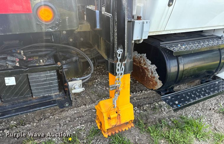 image for item OF9791 2009 International  DuraStar 4300  rollback truck