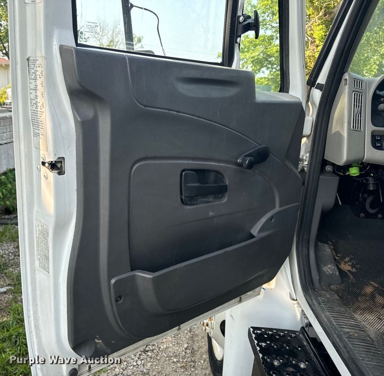 image for item OF9791 2009 International  DuraStar 4300  rollback truck