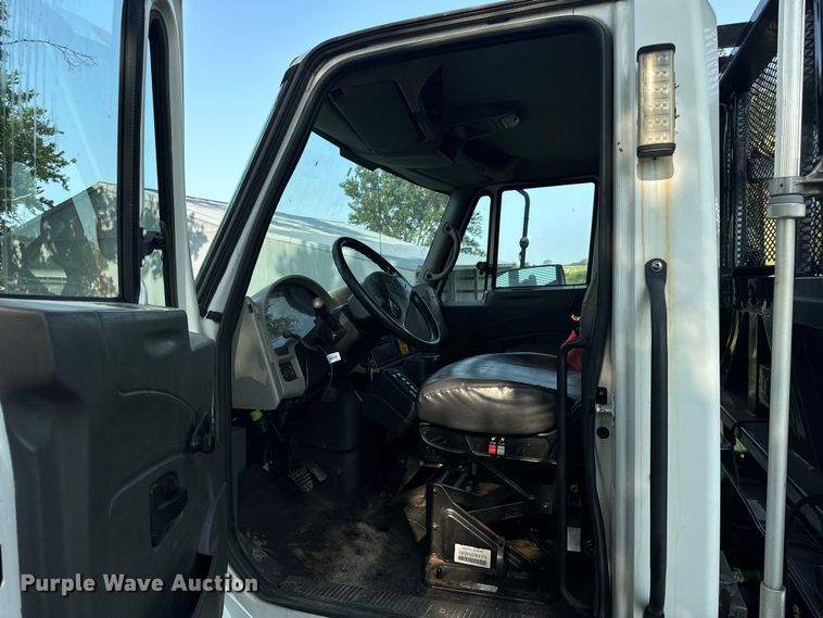 image for item OF9791 2009 International  DuraStar 4300  rollback truck