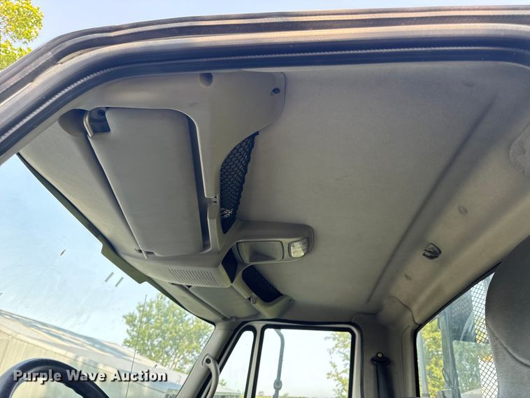 image for item OF9791 2009 International  DuraStar 4300  rollback truck