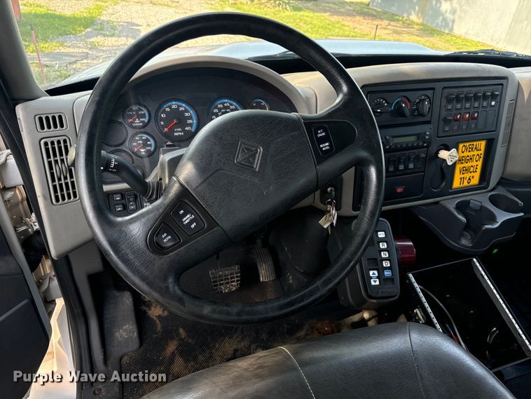 image for item OF9791 2009 International  DuraStar 4300  rollback truck