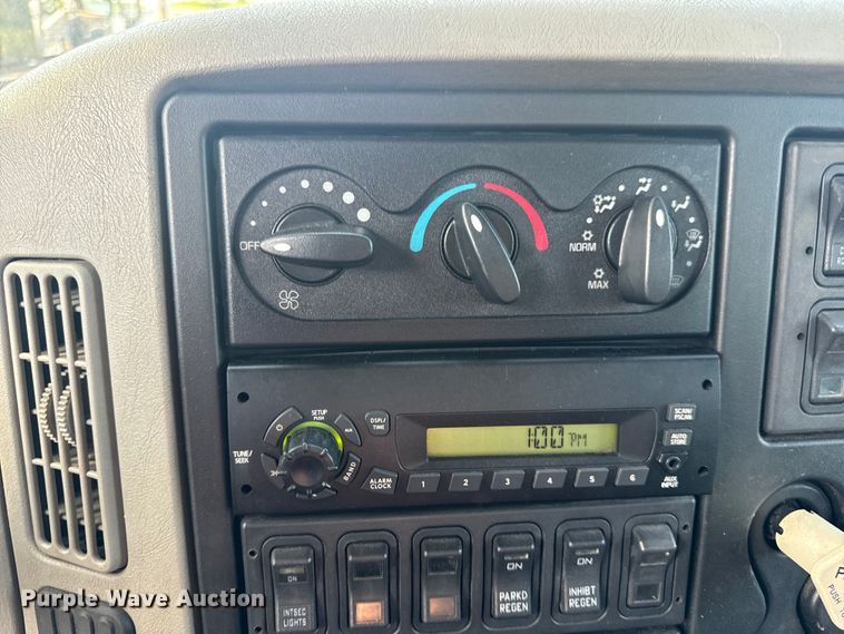 image for item OF9791 2009 International  DuraStar 4300  rollback truck