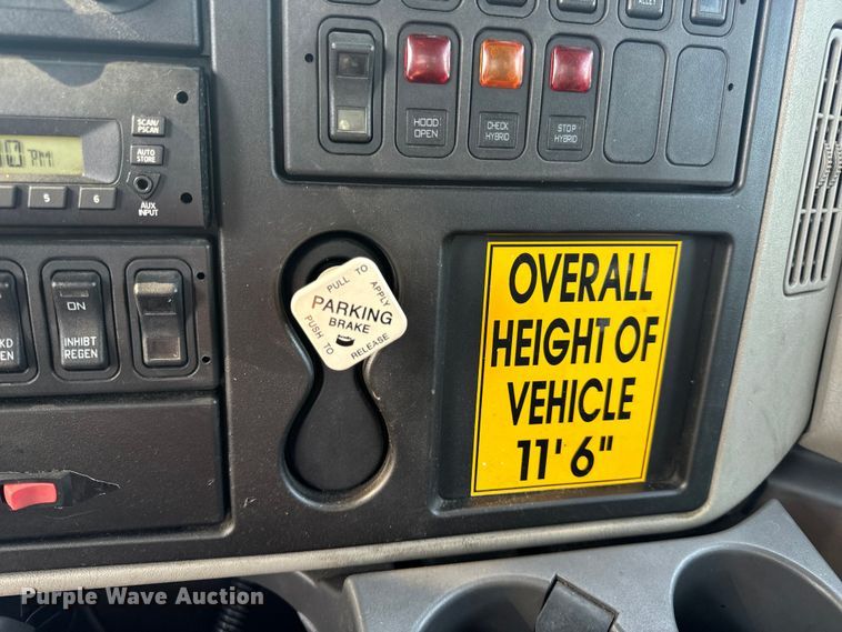 image for item OF9791 2009 International  DuraStar 4300  rollback truck