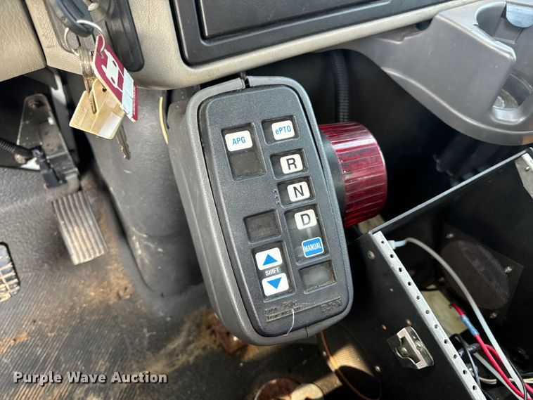 image for item OF9791 2009 International  DuraStar 4300  rollback truck