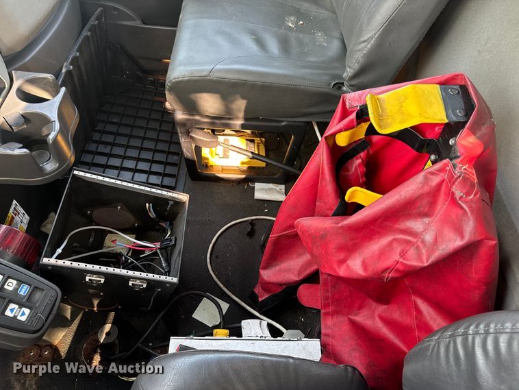 image for item OF9791 2009 International  DuraStar 4300  rollback truck