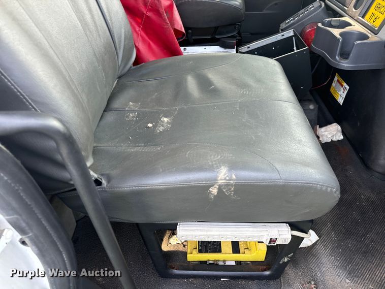 image for item OF9791 2009 International  DuraStar 4300  rollback truck