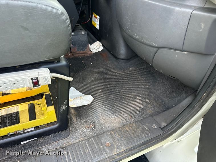 image for item OF9791 2009 International  DuraStar 4300  rollback truck