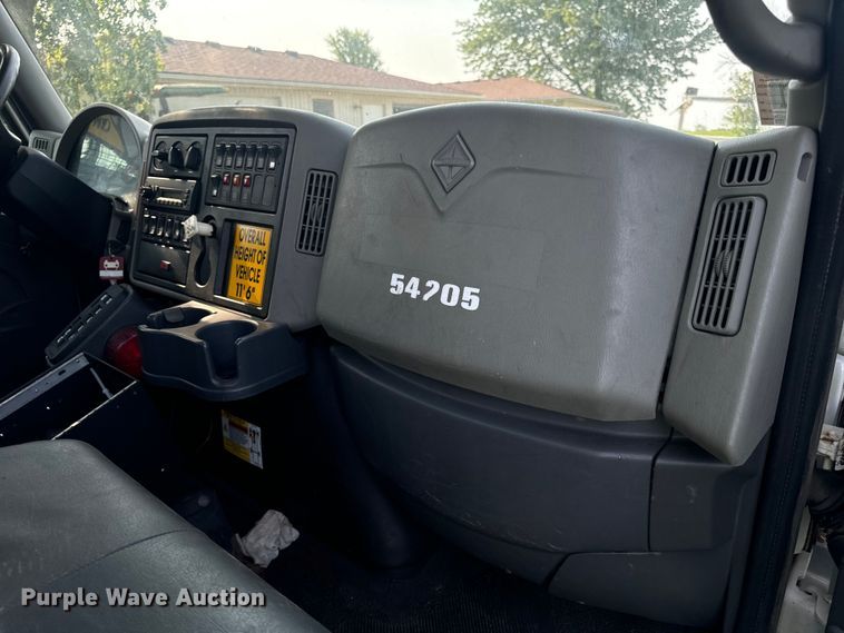 image for item OF9791 2009 International  DuraStar 4300  rollback truck