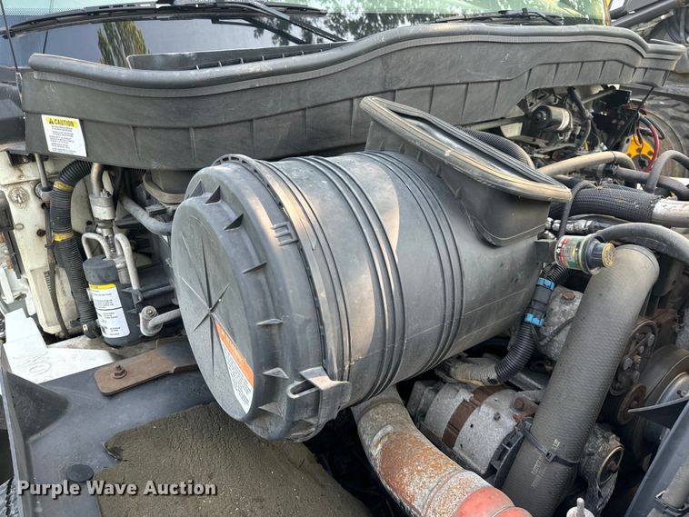 image for item OF9791 2009 International  DuraStar 4300  rollback truck