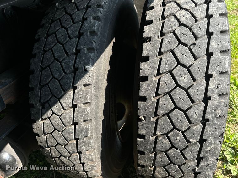 image for item OF9791 2009 International  DuraStar 4300  rollback truck