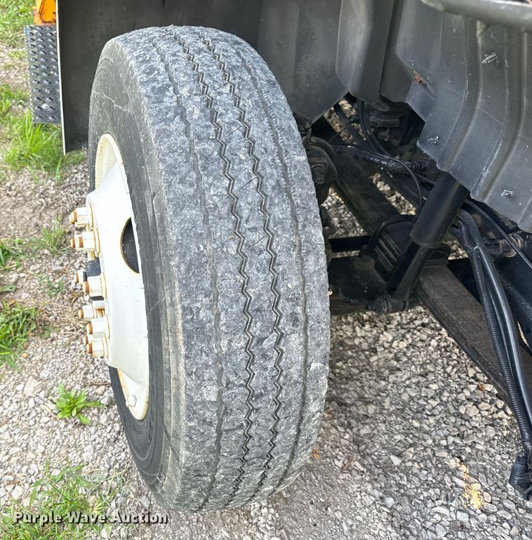 image for item OF9791 2009 International  DuraStar 4300  rollback truck