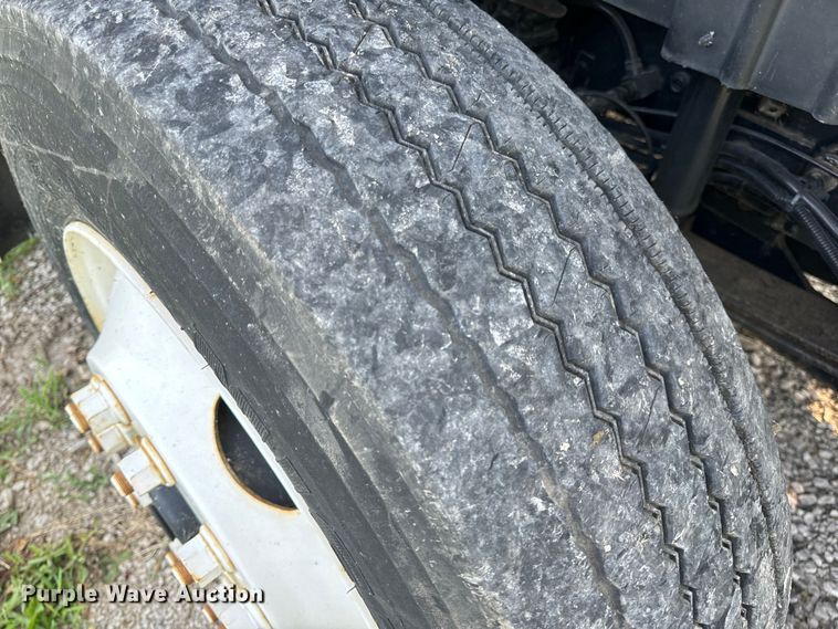 image for item OF9791 2009 International  DuraStar 4300  rollback truck