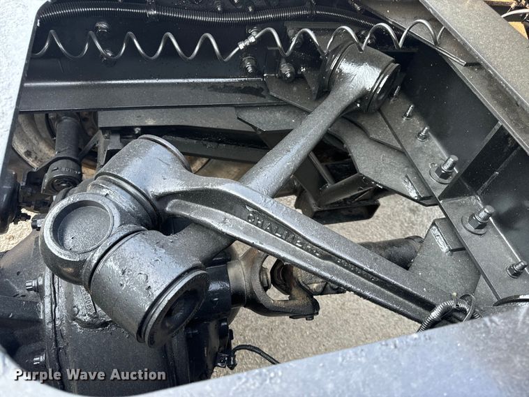 image for item OF9878 2003 Kenworth T800 semi truck