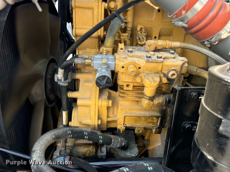 image for item OF9878 2003 Kenworth T800 semi truck