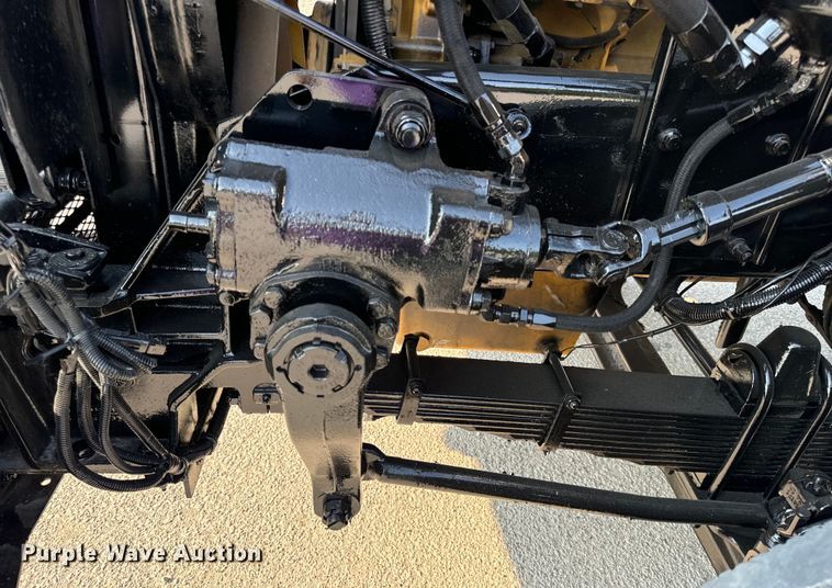 image for item OF9879 2003 Kenworth  T800 semi truck