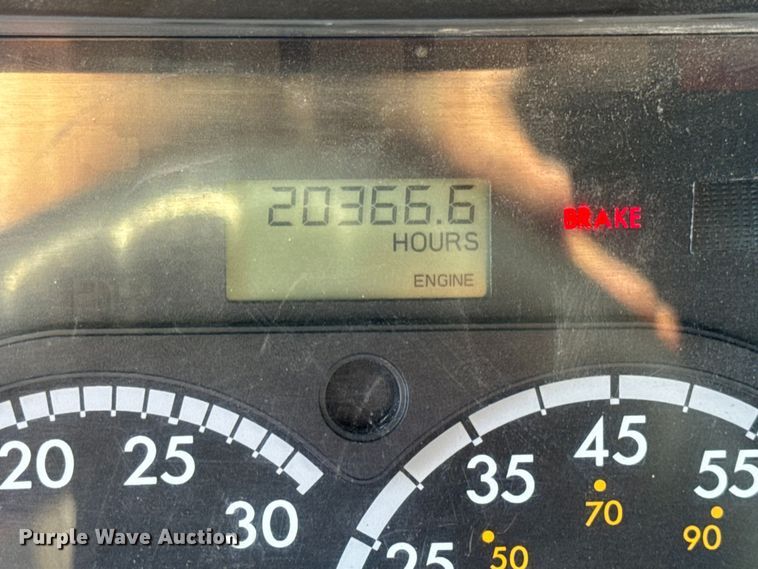 image for item OF9898 2012 Freightliner  Cascadia semi truck