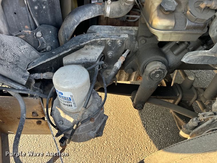 image for item OF9898 2012 Freightliner  Cascadia semi truck