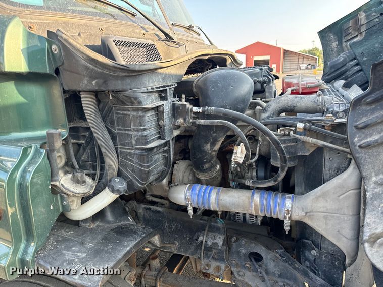 image for item OF9898 2012 Freightliner  Cascadia semi truck