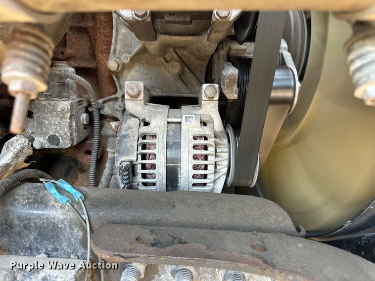 image for item OF9898 2012 Freightliner  Cascadia semi truck