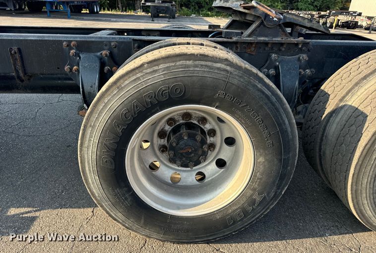 image for item OF9898 2012 Freightliner  Cascadia semi truck